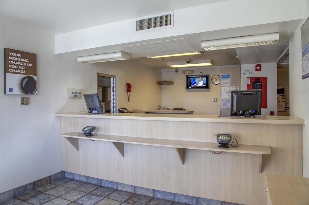 Motel 6 Mesa North Exterior photo