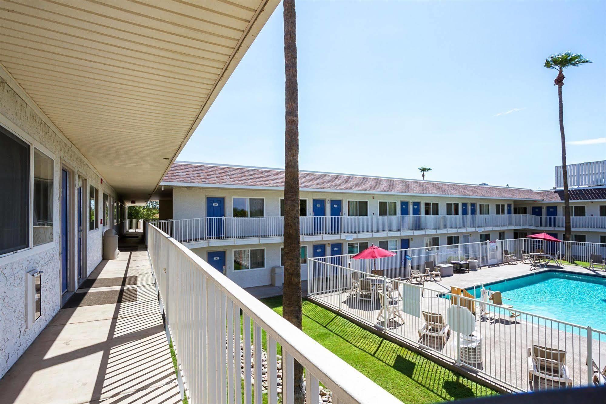 Motel 6 Mesa North Exterior photo