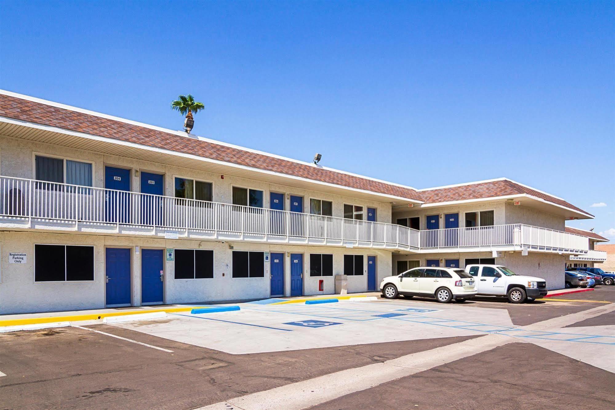 Motel 6 Mesa North Exterior photo