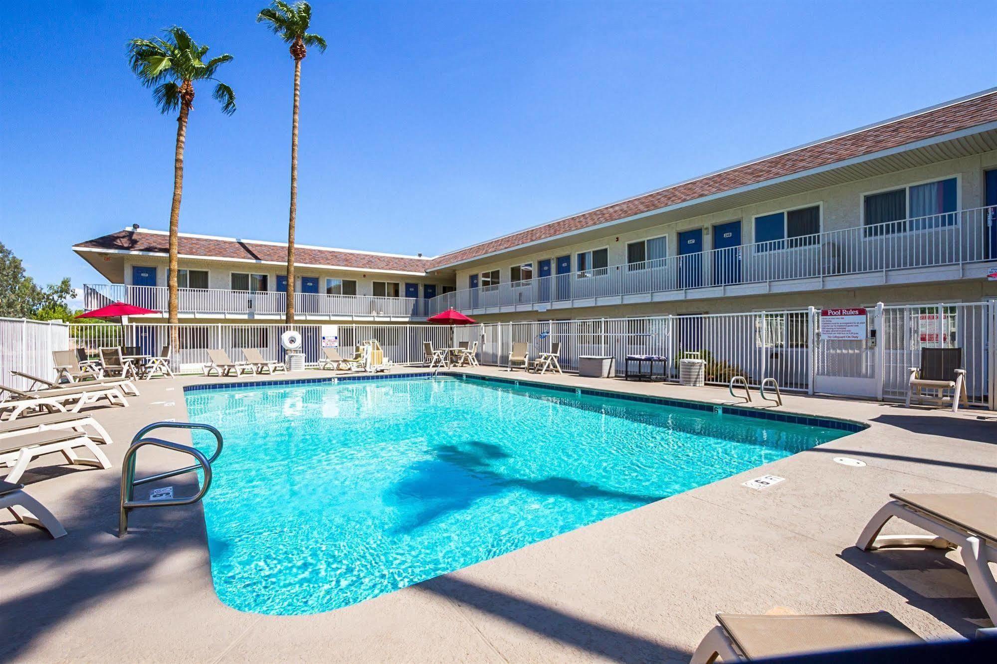 Motel 6 Mesa North Exterior photo